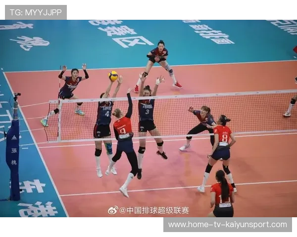 排球女队主攻火力全开,扣球声响彻全馆 排球女队主攻火力全开,扣球声响彻全馆