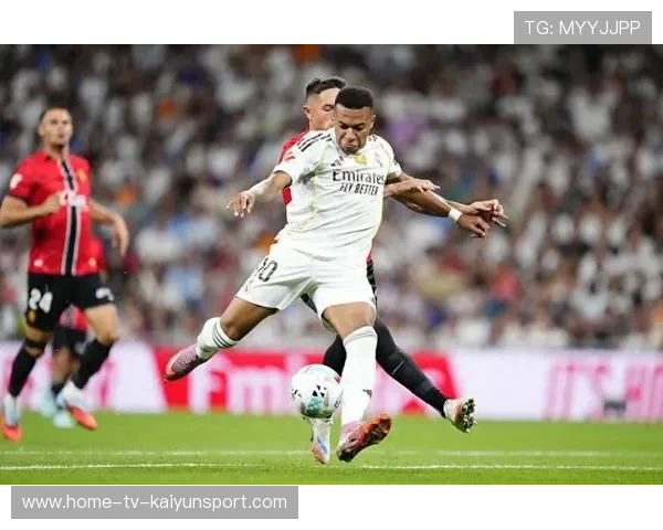 姆巴佩禁区冲刺推射近角,皇马锁定西甲三连胜稳居积分榜首 姆巴佩禁区冲刺推射近角,皇马锁定西甲三连胜稳居积分榜首